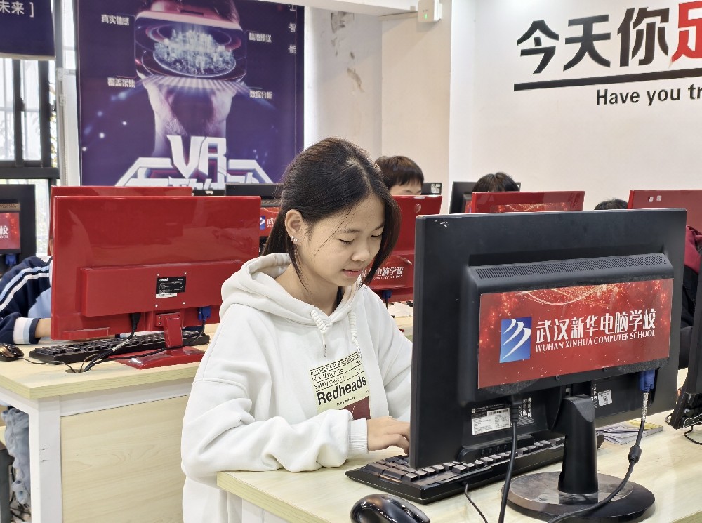 【学生故事】 胡梦语：在计算机专业重拾学···