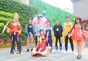 ���Ӿ���ѧУ