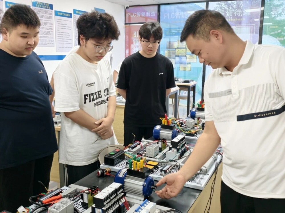 金秋择校正当时！助力学子重新锚定成长方向